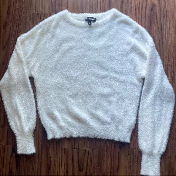 Express Ivory Cozy Fuzzy Crew Neck Sweater Sz M - Picture 10 of 13
